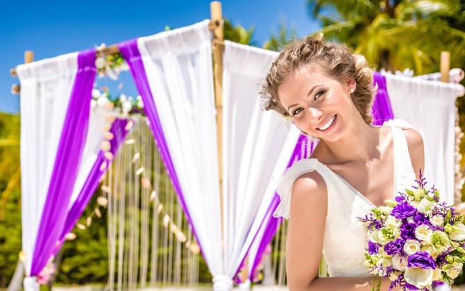 Plaj düğünlerinde nasıl giyinmeli?